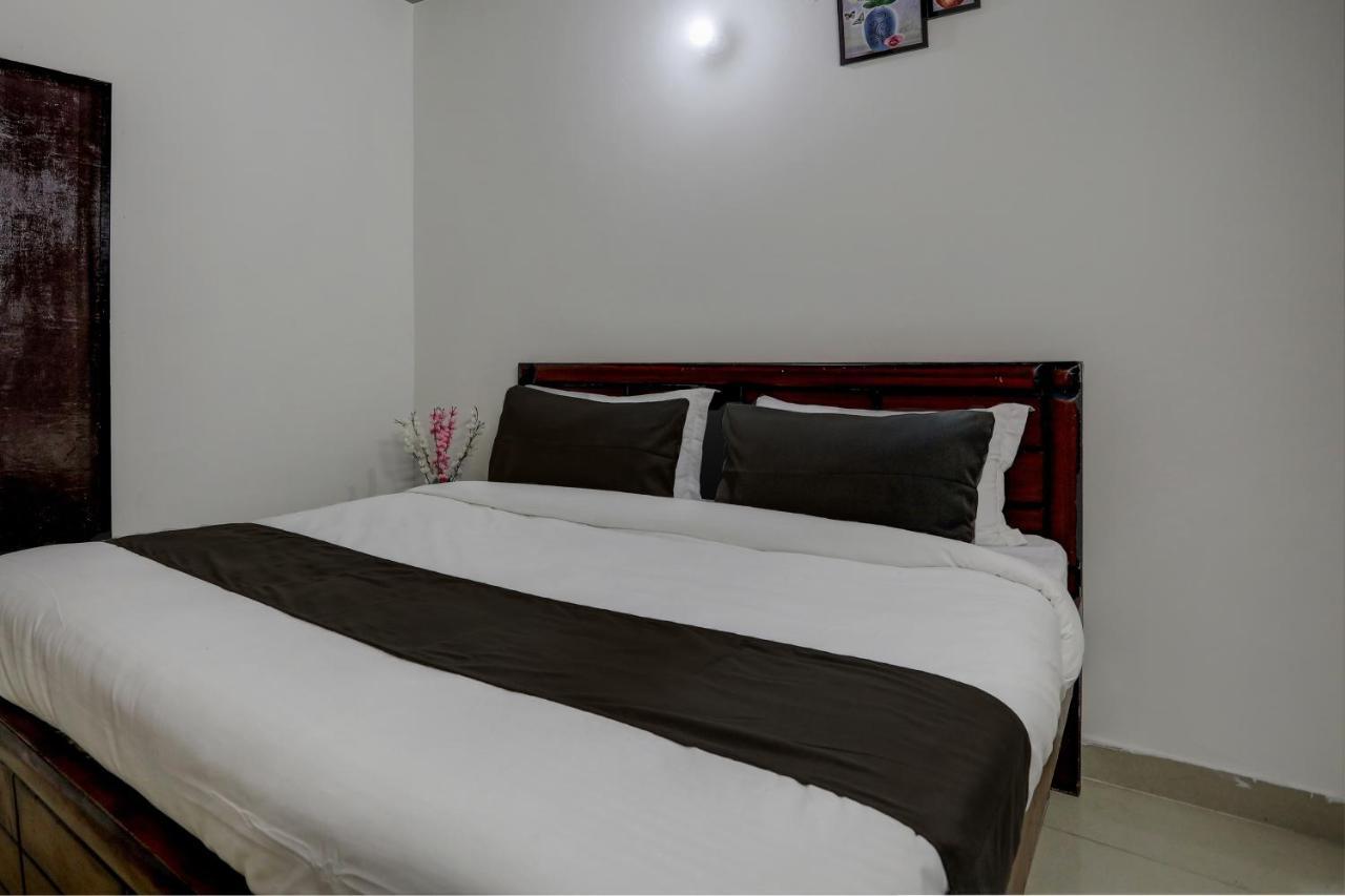 Hotel O The Royal Villa New Delhi Exterior photo